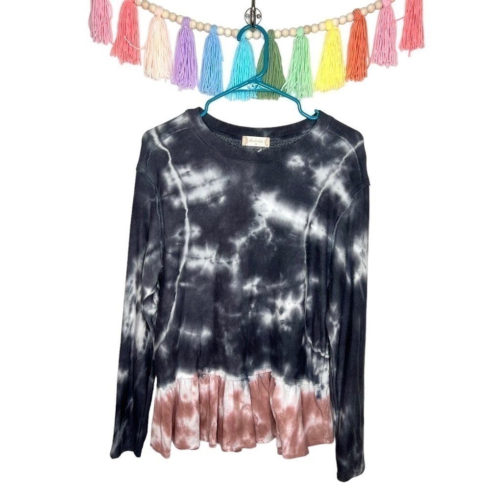 Altar’d State Long Sleeve Gray and Pink Ombré Tie Dye Ruffle Flutter Hem Blouse
